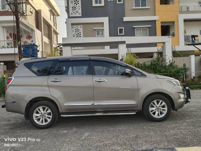 https://images10.gaadi.com/usedcar_image/4610810/original/processed_b3fed71ddbb8a6d960e5e2f21dde13f3.jpg?imwidth=6401