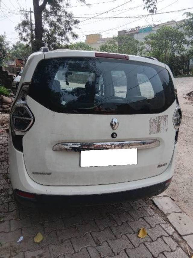https://images10.gaadi.com/usedcar_image/4610904/original/processed_a7fec0a5-b27b-4a2a-a0fa-b0b34de5bd01.jpg?imwidth=6400