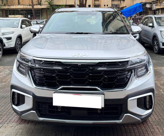 https://images10.gaadi.com/usedcar_image/4610946/original/processed_288cc9ac4bf600877b472722778eea1a.jpg?imwidth=6400