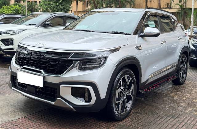 https://images10.gaadi.com/usedcar_image/4610946/original/processed_cc1bcbd2ae3e649717d9d17e6ad15f20.jpg?imwidth=6402