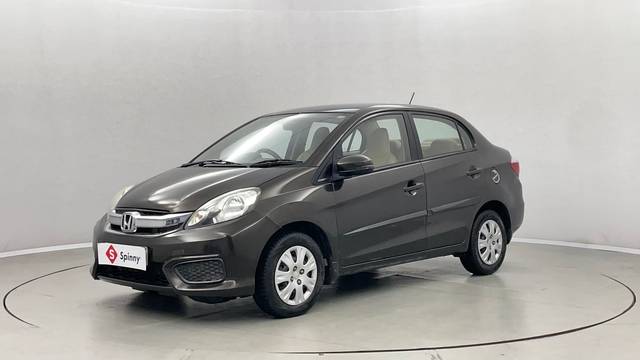 https://images10.gaadi.com/usedcar_image/4610995/original/c78d393b43466d18387317032318fad1.JPG?imwidth=6400