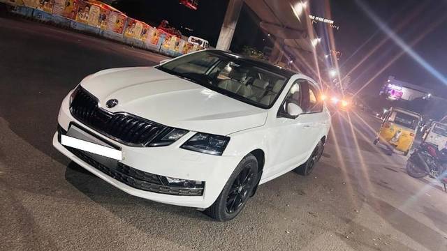 https://images10.gaadi.com/usedcar_image/4611013/original/processed_3fd7358e-f4d2-4e20-9ba3-65bbd7764eec.jpeg?imwidth=6400