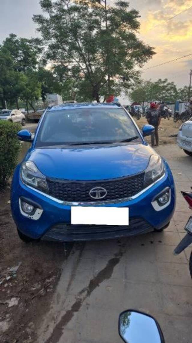 https://images10.gaadi.com/usedcar_image/4611027/original/processed_38fb63e7-02f6-48dd-9e9d-51f53d0d47d6.jpg?imwidth=6400