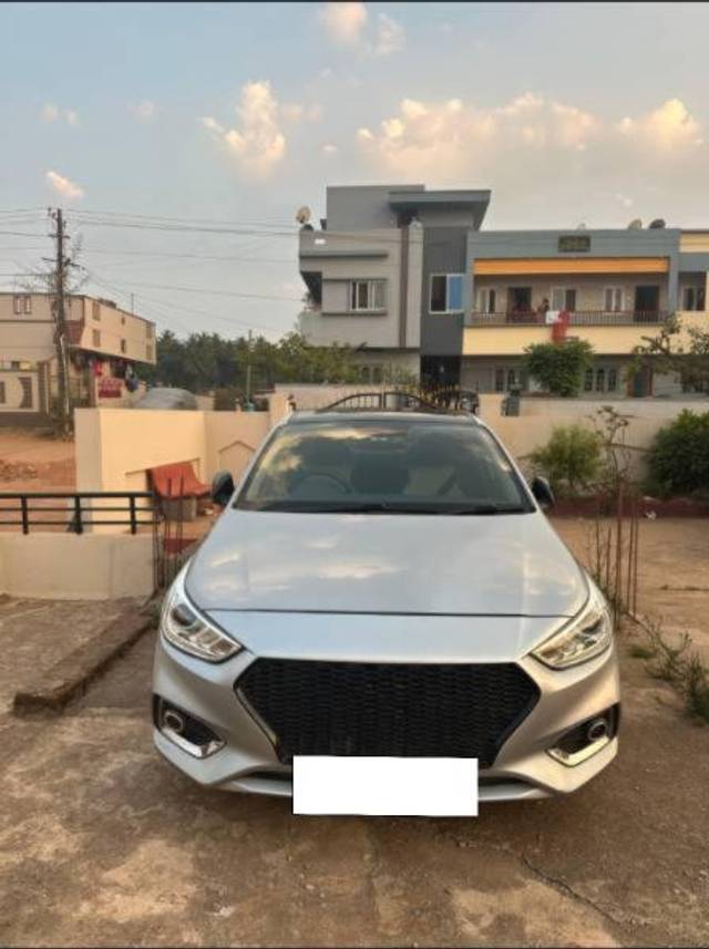 https://images10.gaadi.com/usedcar_image/4611037/original/processed_69914f0f-a967-412e-8582-4cf72d1d01b7.jpg?imwidth=6400