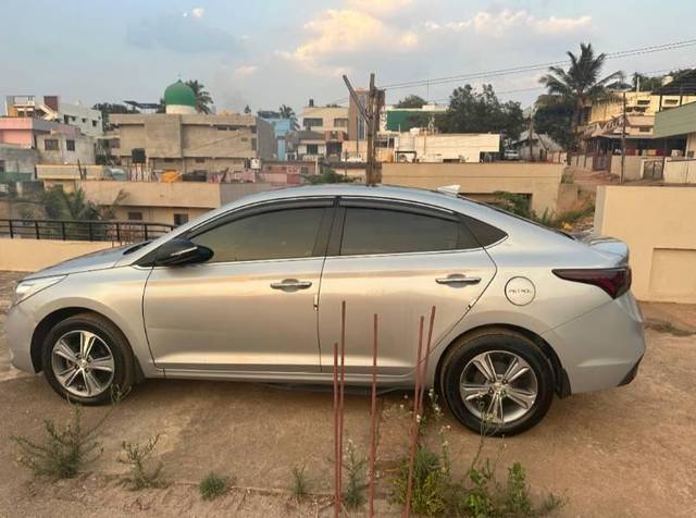 https://images10.gaadi.com/usedcar_image/4611037/original/processed_f6022edb-391c-4b1d-9c10-79c029603395.jpg?imwidth=6402