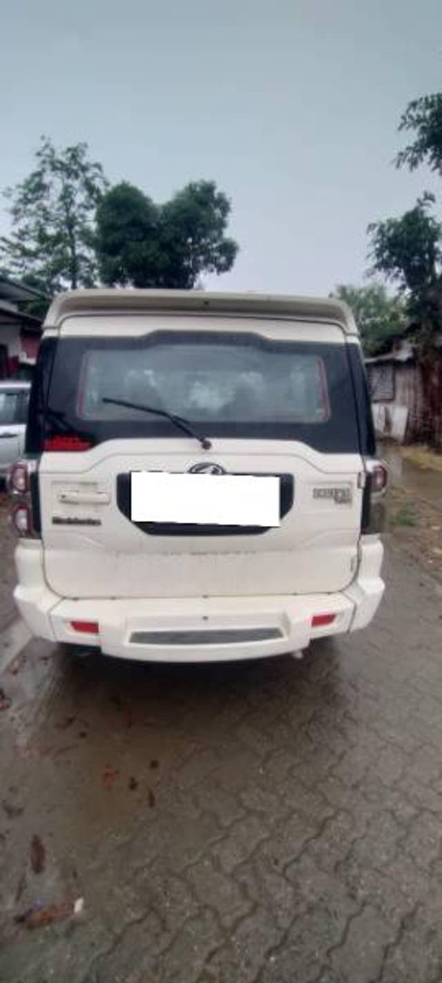 https://images10.gaadi.com/usedcar_image/4611076/original/processed_a93e0d8d-67fd-4759-8ebb-a5c489484890.jpg?imwidth=6402