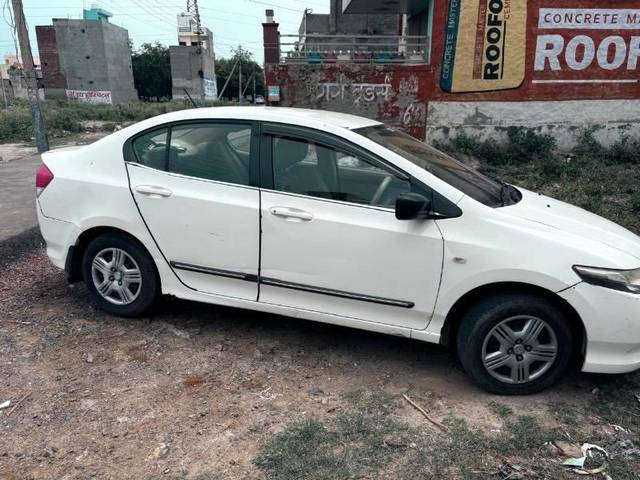 https://images10.gaadi.com/usedcar_image/4611090/original/processed_070b0852-4b1f-4d95-83b1-e0c2b15c6414.jpeg?imwidth=6401