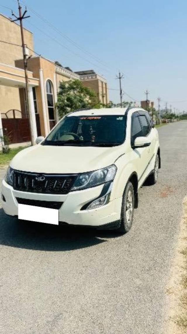 https://images10.gaadi.com/usedcar_image/4611100/original/processed_60e755fb-2aa2-4994-a454-cb9c2de0ebd0.jpeg?imwidth=6402