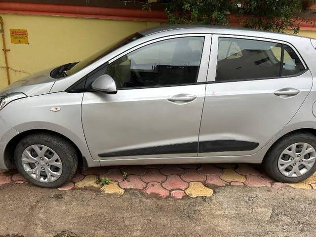 https://images10.gaadi.com/usedcar_image/4611116/original/processed_7f5601fb-7106-4725-b60d-13cec553bc82.jpeg?imwidth=6400