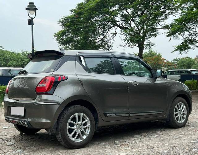 https://images10.gaadi.com/usedcar_image/4611118/original/processed_616cbc63f15a5c993478ba90d2cf26a8.jpg?imwidth=6402