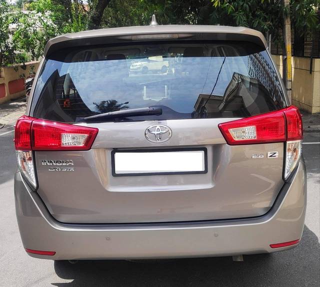 https://images10.gaadi.com/usedcar_image/4611147/original/processed_f7e94b3fb01620e59ae8efffd1048ee5.jpg?imwidth=6402