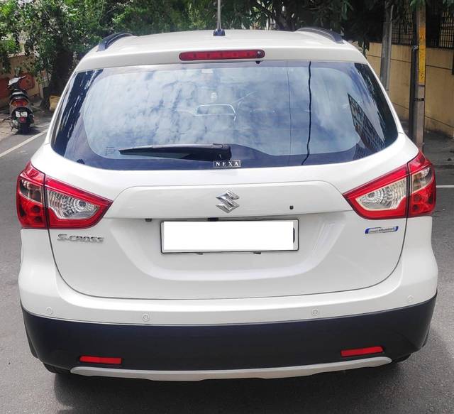https://images10.gaadi.com/usedcar_image/4611149/original/processed_811f804905cb95c7399e886a21e149f2.jpg?imwidth=6402