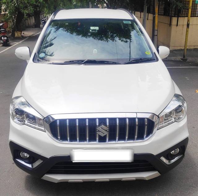 https://images10.gaadi.com/usedcar_image/4611149/original/processed_a67ee48b741e63864f64f97347cedaa1.jpg?imwidth=6400