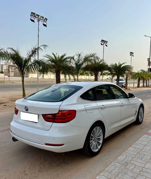https://images10.gaadi.com/usedcar_image/4611150/original/processed_581f34a0-f301-42ba-b0e3-bb9486a36edb.jpg?imwidth=6402