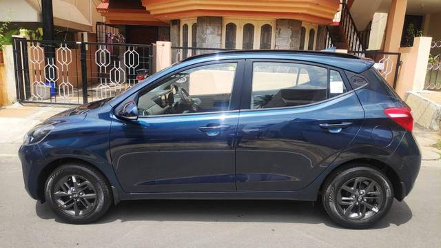 https://images10.gaadi.com/usedcar_image/4611153/original/processed_de4ecdfbcf824080645323e6d5191498.jpg?imwidth=6402