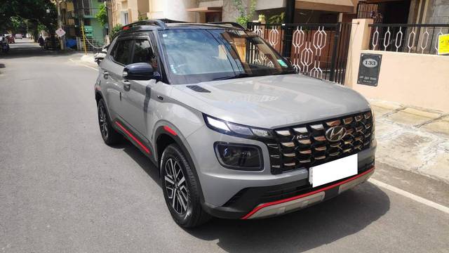 https://images10.gaadi.com/usedcar_image/4611157/original/processed_4181bb820023c0b599a7451301721a18.jpg?imwidth=6400