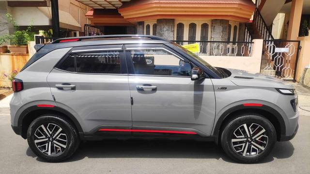 https://images10.gaadi.com/usedcar_image/4611157/original/processed_6fdeb7beef29b4af54c25410c5dcd3be.jpg?imwidth=6401