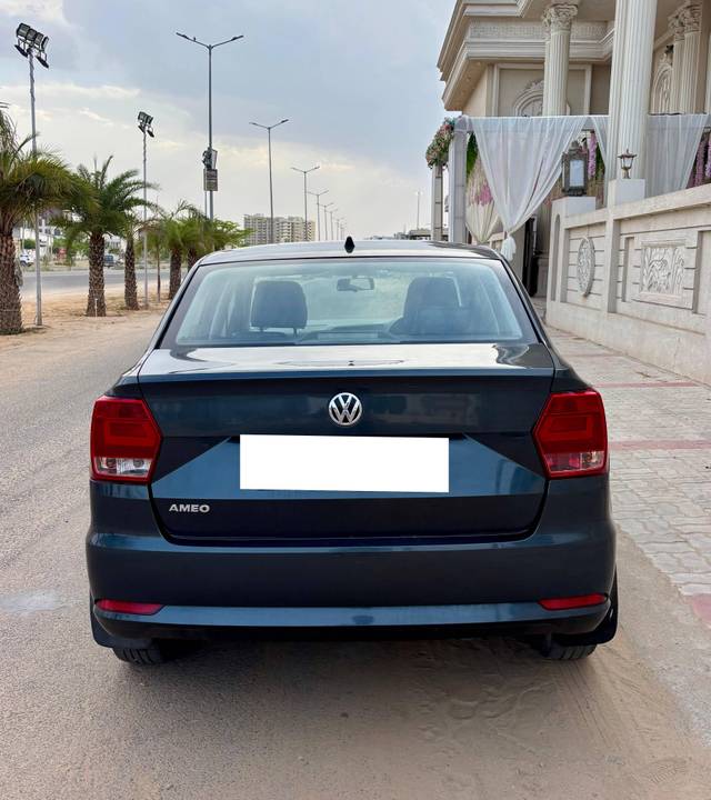 https://images10.gaadi.com/usedcar_image/4611165/original/processed_d30ebc83-005d-4636-8dba-6d2a3e2e9316.jpg?imwidth=6402