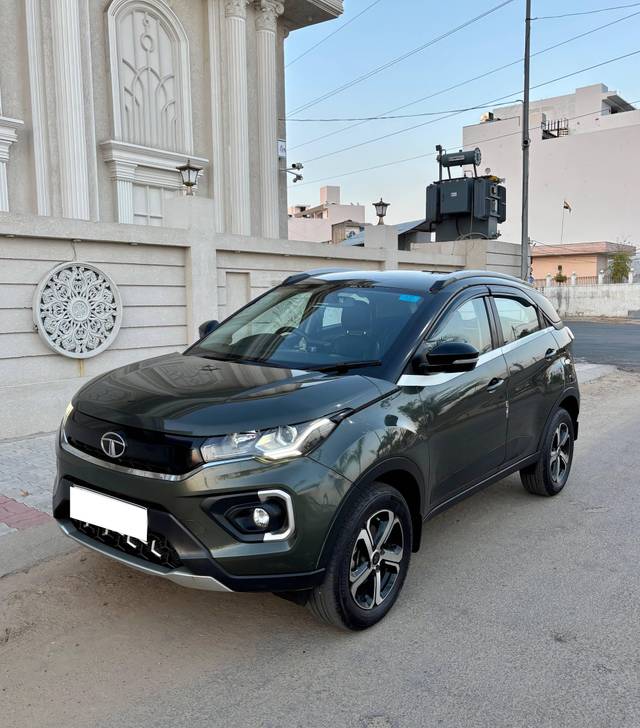 https://images10.gaadi.com/usedcar_image/4611169/original/processed_7579cef9-3dd8-4513-9573-0f67c579e514.jpg?imwidth=6400