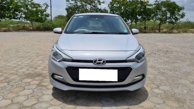 https://images10.gaadi.com/usedcar_image/4611186/original/processed_f963c2d6-22f9-4757-99a2-2d0be7652840.jpeg?imwidth=6400
