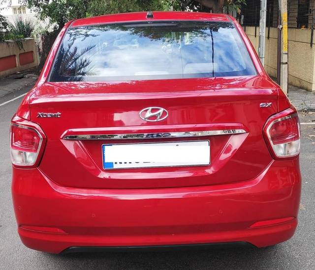 https://images10.gaadi.com/usedcar_image/4611189/original/processed_3eafe0e058bc4d12997498e26763b226.jpg?imwidth=6402