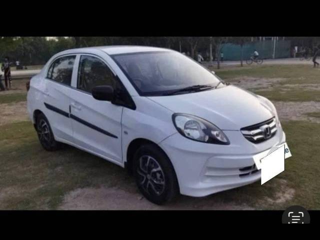 https://images10.gaadi.com/usedcar_image/4611194/original/processed_cfeb8e2c303a8c843af6249cb8acad96.jpg?imwidth=6400