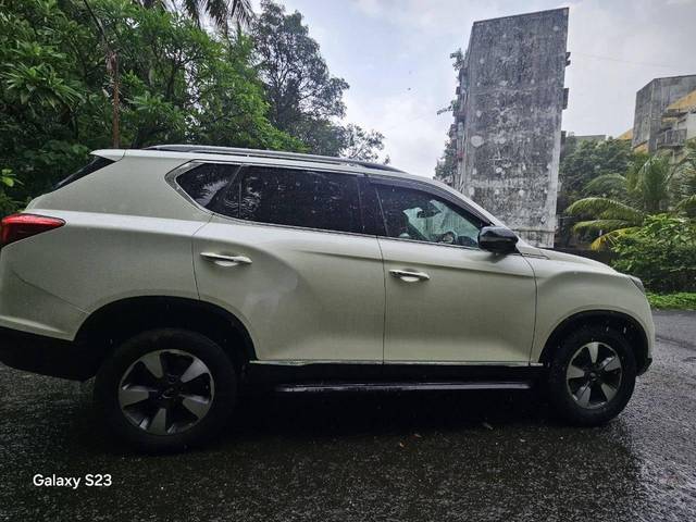 https://images10.gaadi.com/usedcar_image/4611200/original/processed_257e6d4f1df1642bafc8e6d39252d3f3.jpeg?imwidth=6401