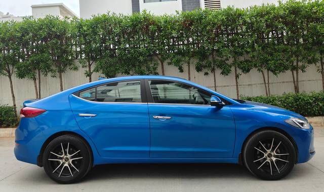 https://images10.gaadi.com/usedcar_image/4611244/original/0d7ed144e121645db1417e349c54b877.jpg?imwidth=6401