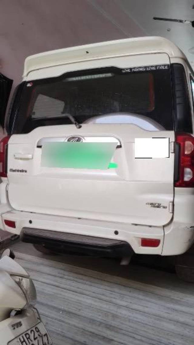 https://images10.gaadi.com/usedcar_image/4611251/original/processed_aa36da33-fb8e-4c1a-ba46-f41d9c90f11a.jpeg?imwidth=6401