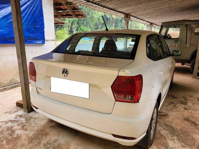 https://images10.gaadi.com/usedcar_image/4611255/original/processed_813481a3-d770-472b-ad5c-38946fc6aa00.jpg?imwidth=6401
