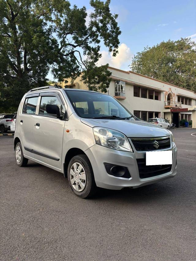 https://images10.gaadi.com/usedcar_image/4611261/original/processed_4ae8068c1e60ba9b48eeefee78759291.jpg?imwidth=6400