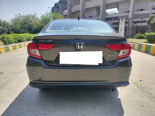 https://images10.gaadi.com/usedcar_image/4611267/original/processed_16abd02724fd2fbfc9c4fde0048a0bae.jpg?imwidth=6402
