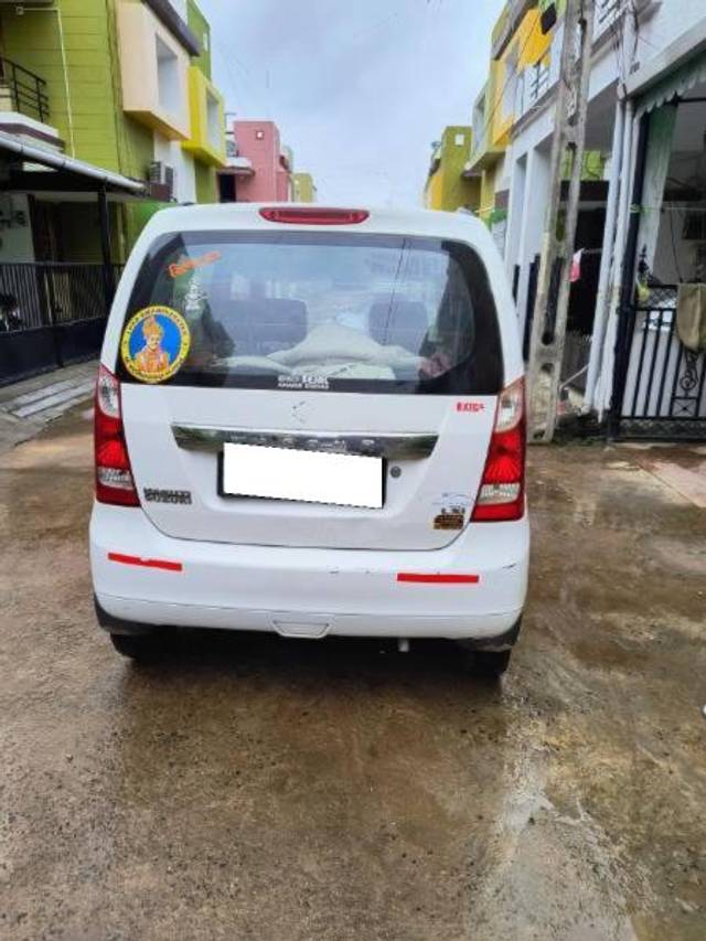 https://images10.gaadi.com/usedcar_image/4611269/original/processed_a751ad42-8d9a-43b5-be79-2d5894d1a258.jpg?imwidth=6401