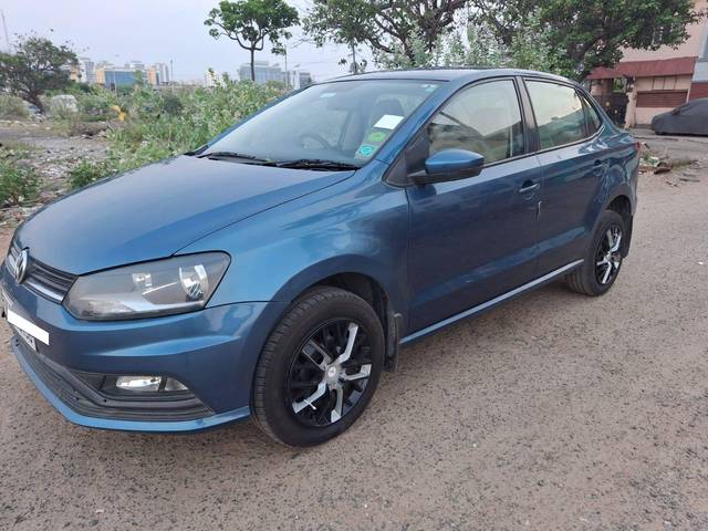 https://images10.gaadi.com/usedcar_image/4611272/original/processed_e8b52b8043999339767112fb65f52972.jpg?imwidth=6400