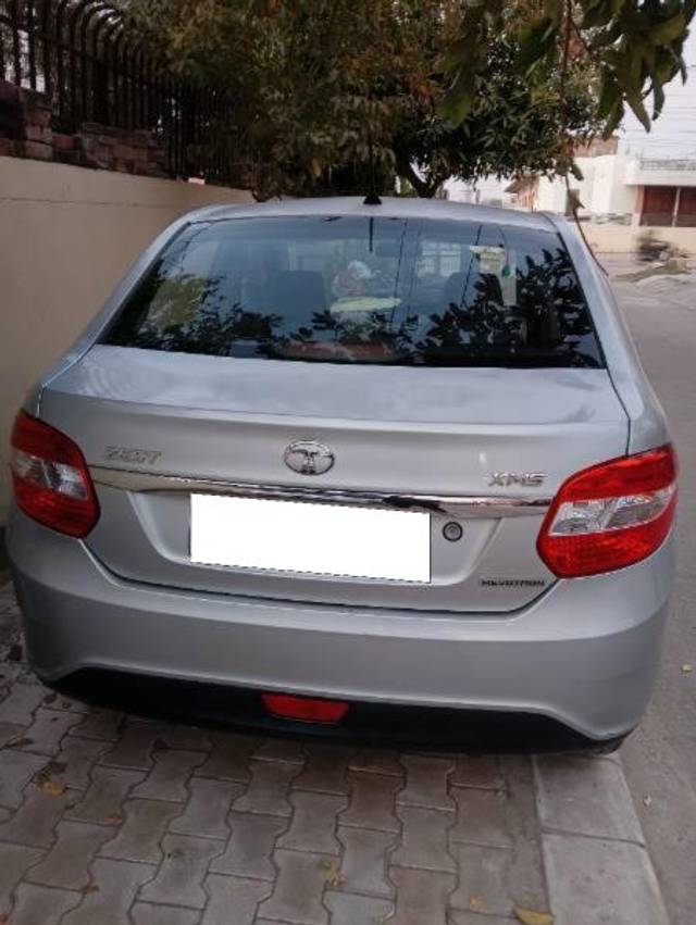 https://images10.gaadi.com/usedcar_image/4611274/original/processed_8583e79d-eedc-4568-845e-91229c8d393c.jpg?imwidth=6401
