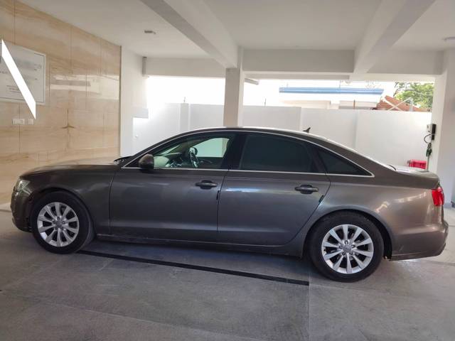 https://images10.gaadi.com/usedcar_image/4611284/original/processed_f02959b85a0be4a4626033e6a13c121a.jpg?imwidth=6402