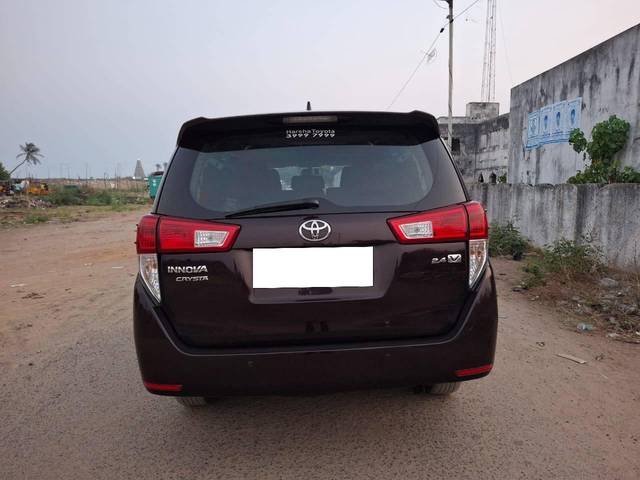 https://images10.gaadi.com/usedcar_image/4611304/original/processed_23a0046f25fa7b93f3854763bd01e3ee.jpg?imwidth=6402