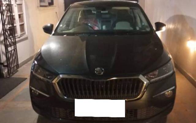 https://images10.gaadi.com/usedcar_image/4611341/original/processed_6c0a43bb-7cbd-47ff-ae44-26f410653244.jpg?imwidth=6401