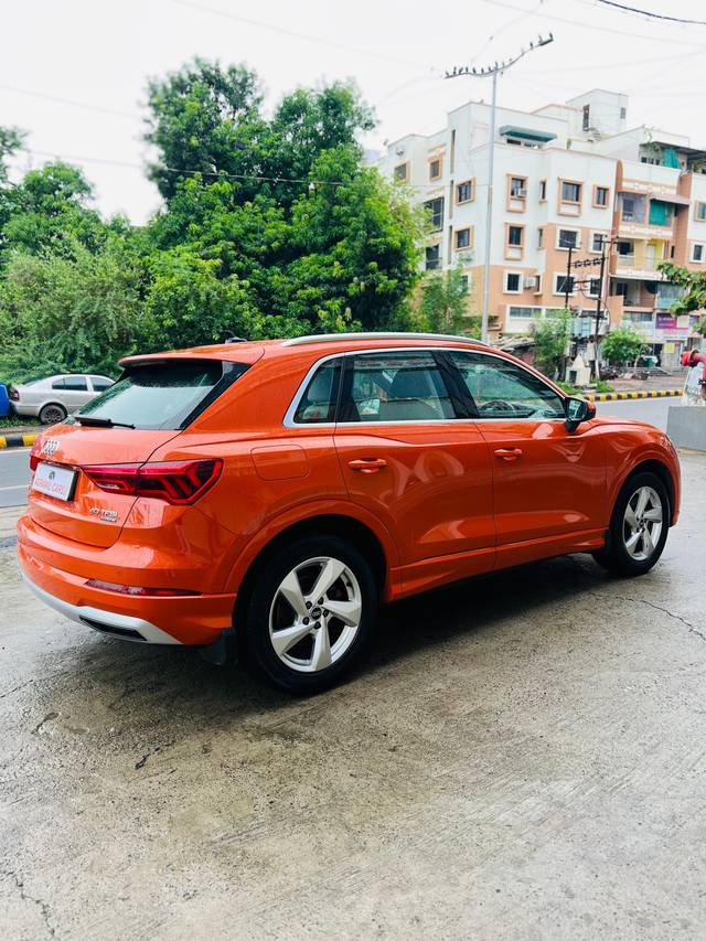 https://images10.gaadi.com/usedcar_image/4611345/original/processed_1b129e00c2603a92475f018d3cbd18be.jpeg?imwidth=6401