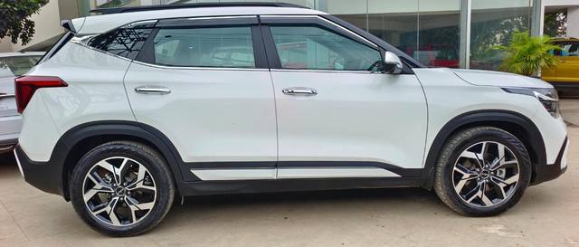 https://images10.gaadi.com/usedcar_image/4611347/original/ab82bd6ea7d57fff3c9397f6457810d7.jpeg?imwidth=6401