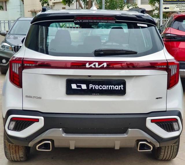 https://images10.gaadi.com/usedcar_image/4611347/original/processed_1d40610e5235e6b9d85eb401a4630d9f.jpeg?imwidth=6402