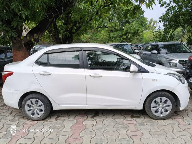 https://images10.gaadi.com/usedcar_image/4611352/original/processed_4473618db2489f243026bffb4115f882.jpg?imwidth=6401