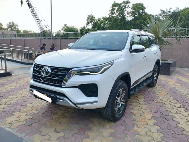 https://images10.gaadi.com/usedcar_image/4611353/original/processed_06de4a2190636e98e1a148de8c315a15.jpg?imwidth=6402