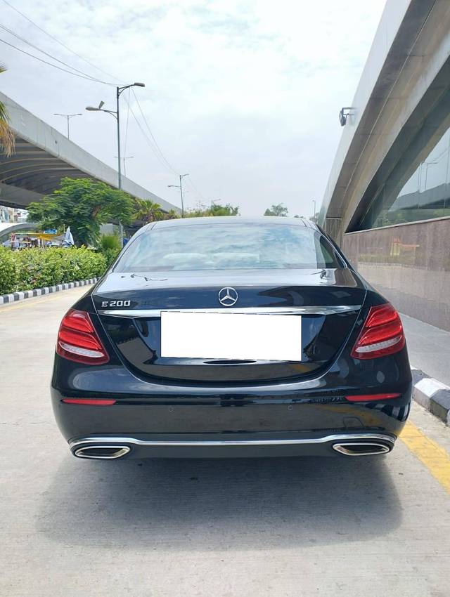 https://images10.gaadi.com/usedcar_image/4611363/original/processed_5141b8bdb6a8cde8dfddd5d07bb61f0c.jpg?imwidth=6401