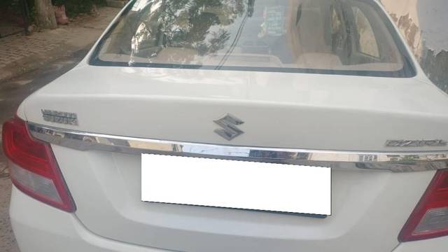 https://images10.gaadi.com/usedcar_image/4611369/original/processed_8295837d-c5cb-4323-ad05-95857d3eba43.jpeg?imwidth=6401