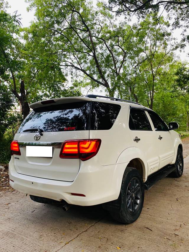 https://images10.gaadi.com/usedcar_image/4611377/original/processed_1829d27c6482199c373001404eea9ec0.jpeg?imwidth=6401
