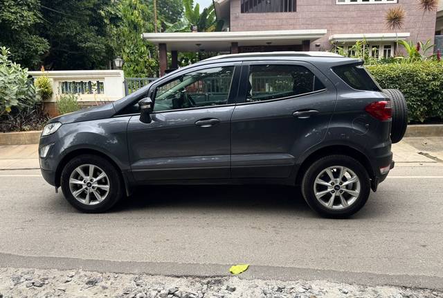 https://images10.gaadi.com/usedcar_image/4611379/original/c2f62bf0958571daafc885198658dbcc.jpg?imwidth=6402