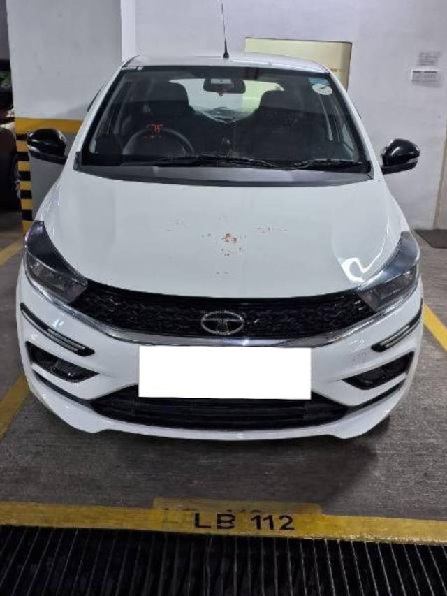 https://images10.gaadi.com/usedcar_image/4611382/original/processed_6ef1816a-0bbe-4518-88a9-bbadb24517d9.jpg?imwidth=6400