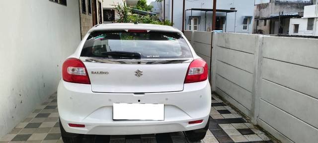 https://images10.gaadi.com/usedcar_image/4611383/original/processed_2f42a480-0b5e-4742-a11e-c9286254b97b.jpg?imwidth=6401