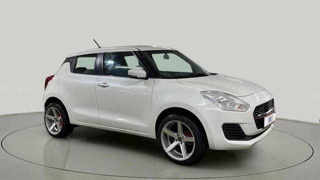 https://images10.gaadi.com/usedcar_image/4611410/original/e2fcf74f7e93b86ecf7bc10311825080.jpg?imwidth=6400